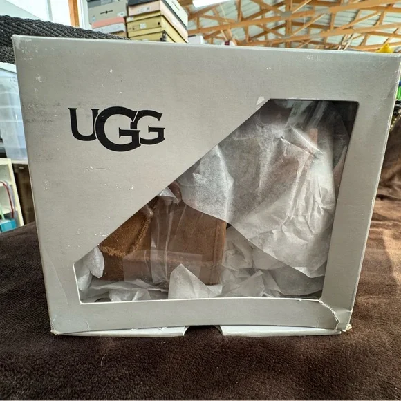 UGG Plush Kids Tan Boots size 4-6 months - Picture 10 of 11